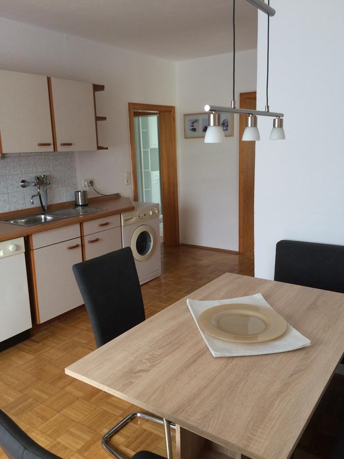Ferienwohnung Im Gruenen Illschwang Exteriör bild