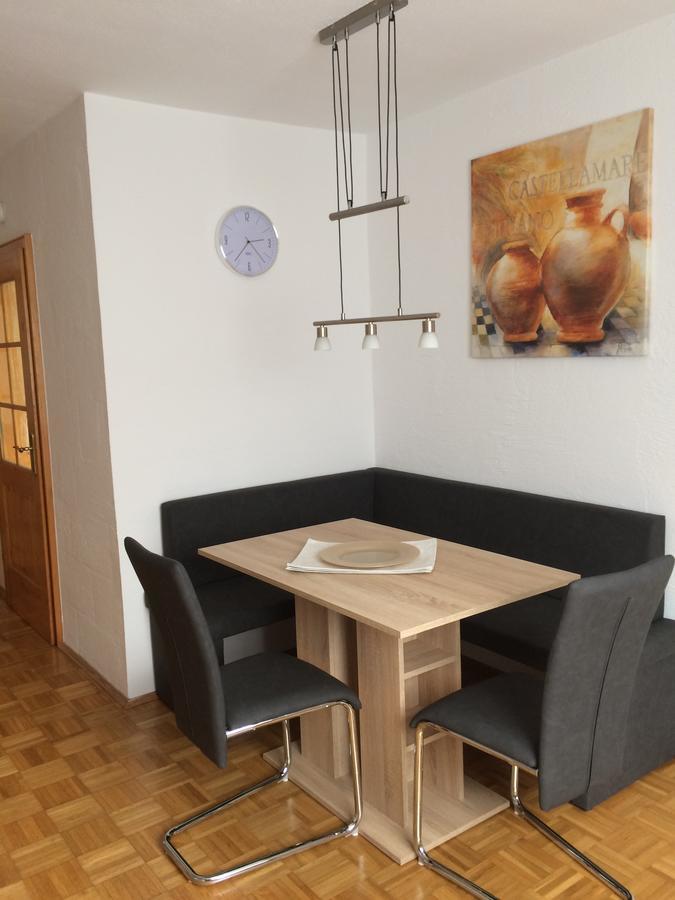 Ferienwohnung Im Gruenen Illschwang Exteriör bild