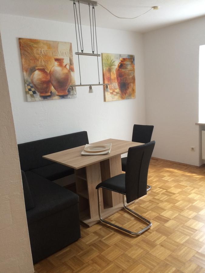 Ferienwohnung Im Gruenen Illschwang Exteriör bild