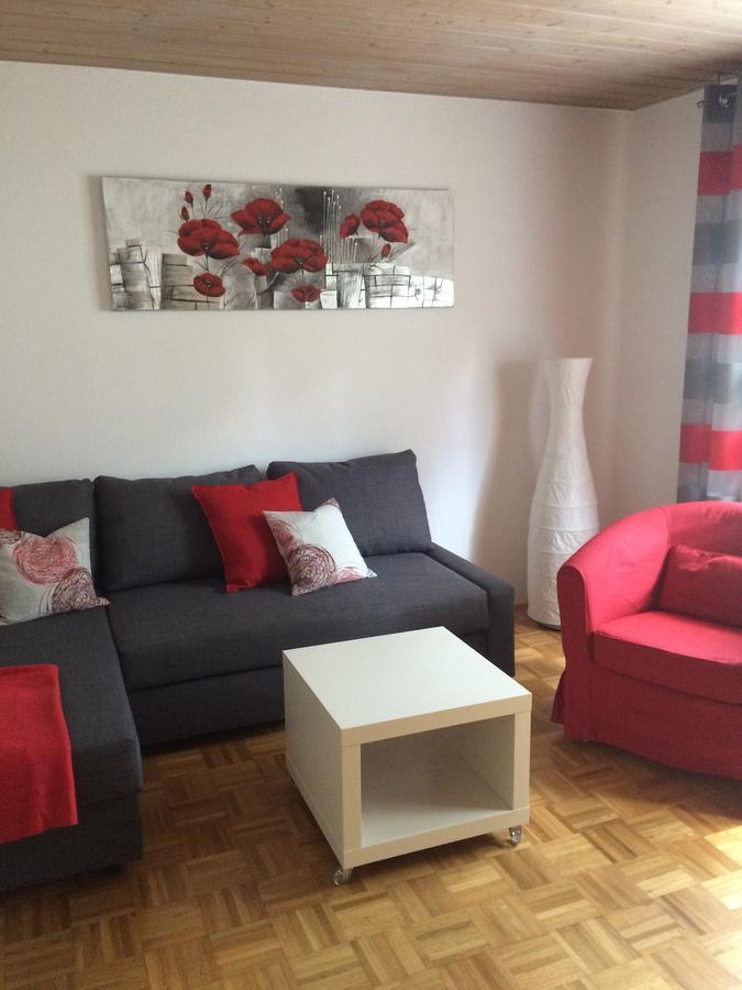Ferienwohnung Im Gruenen Illschwang Exteriör bild