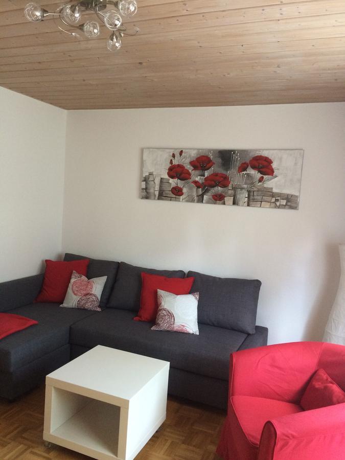 Ferienwohnung Im Gruenen Illschwang Exteriör bild